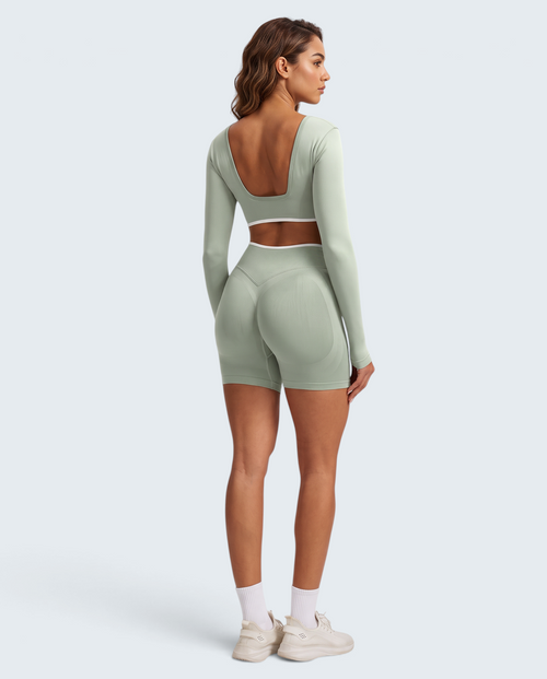Conjunto seamless VD Beyond Limits verde menta com top de manga comprida e calções de cintura alta em modelo desportivo